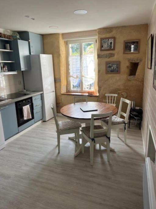 Apartment En Centre-ville A 100m Du Port.